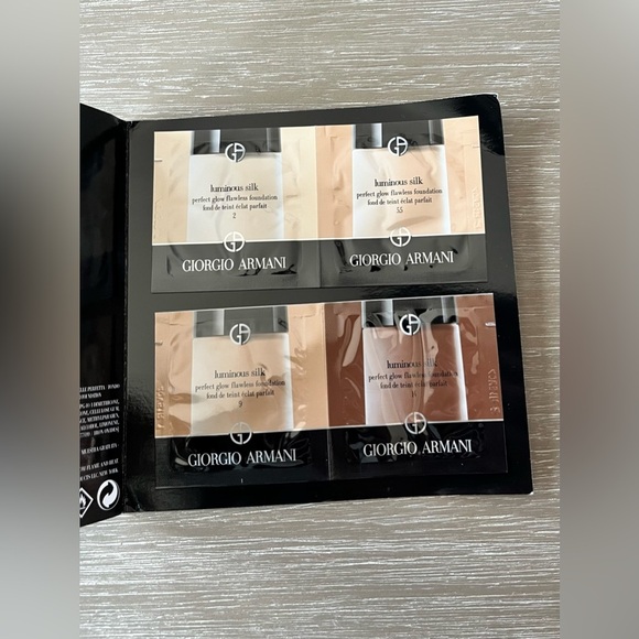 Giorgio Armani Beauty Lip Power Matte Lipstick Matte 111 Nude Pink & 400 Red - Picture 12 of 12